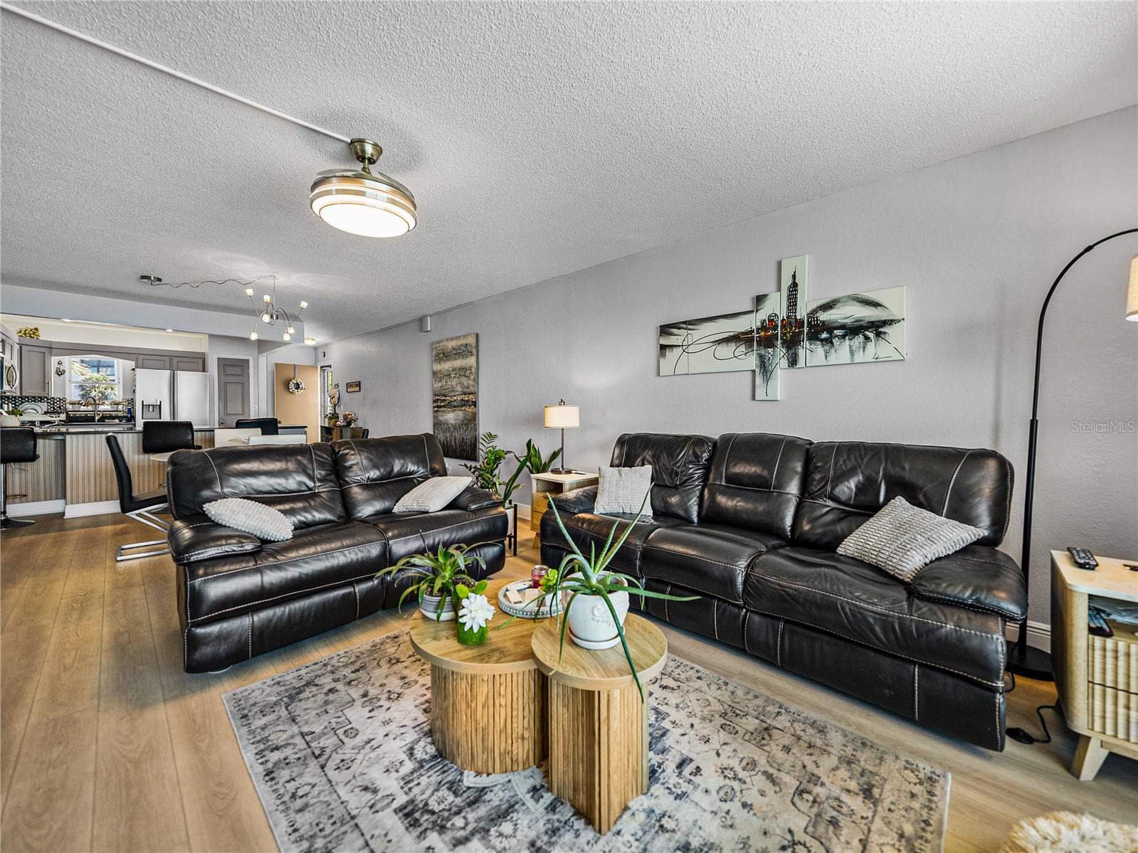 Image 27 of 40 For 7910 Sun Island Drive S 301