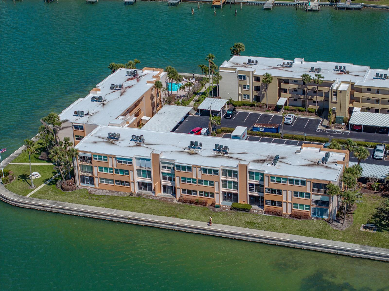 Image 29 of 40 For 7910 Sun Island Drive S 301