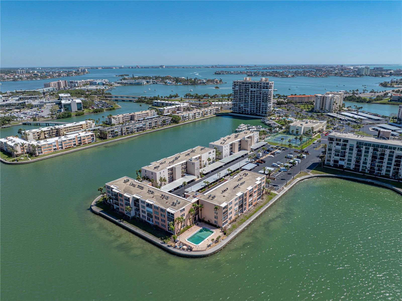 Image 39 of 40 For 7910 Sun Island Drive S 301