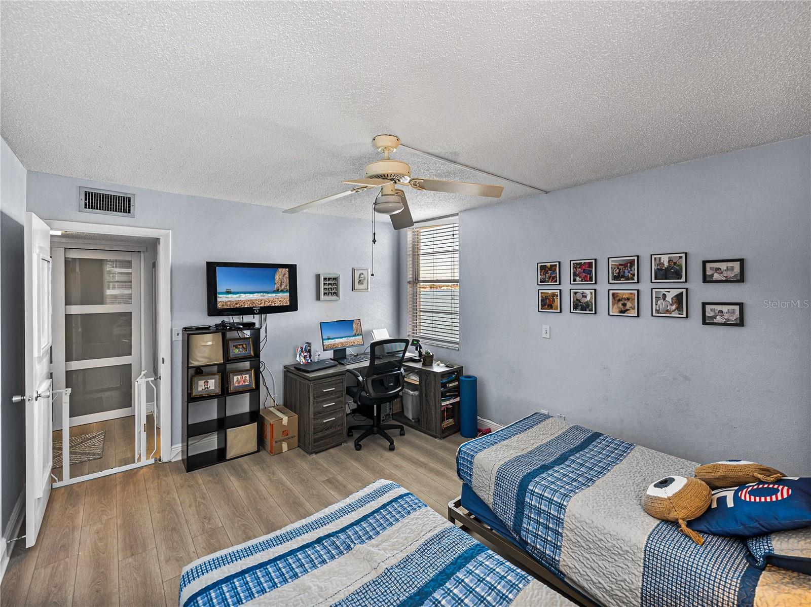 Image 6 of 40 For 7910 Sun Island Drive S 301