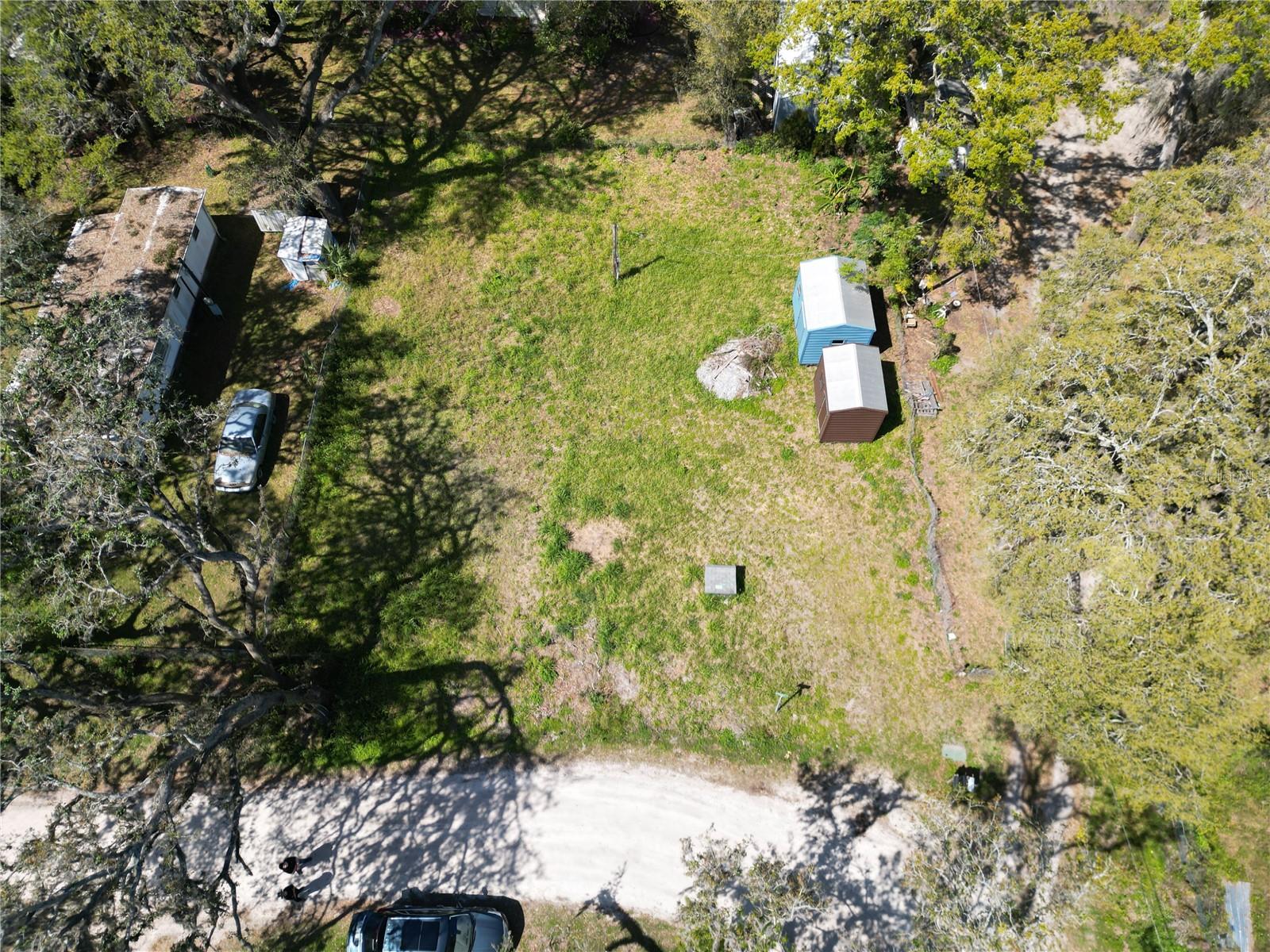 Listing photo id 12 for 4919 Huron Street