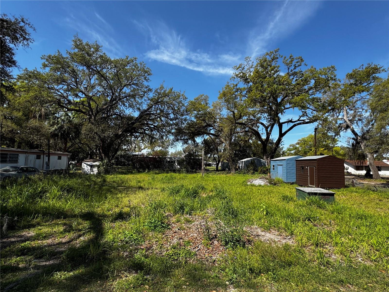 Listing photo id 0 for 4919 Huron Street