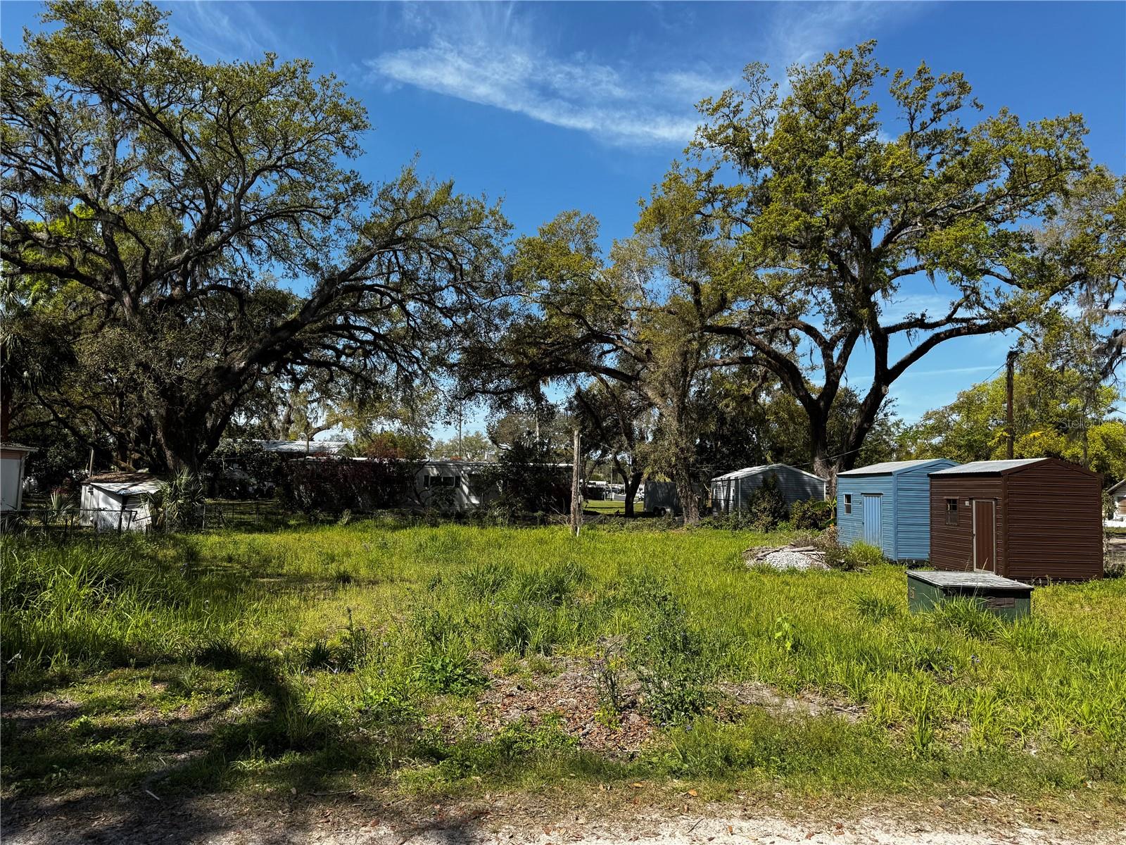 Listing photo id 2 for 4919 Huron Street