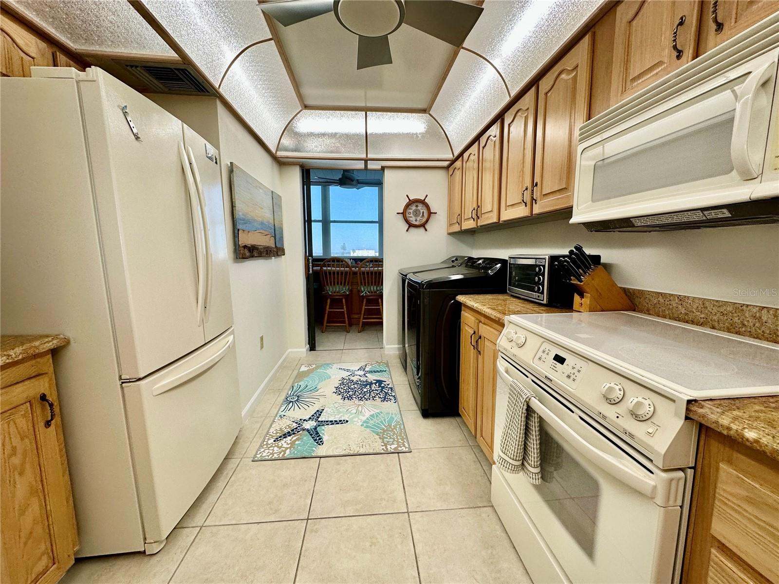 Image 54 of 91 For 15462 Gulf Boulevard 501