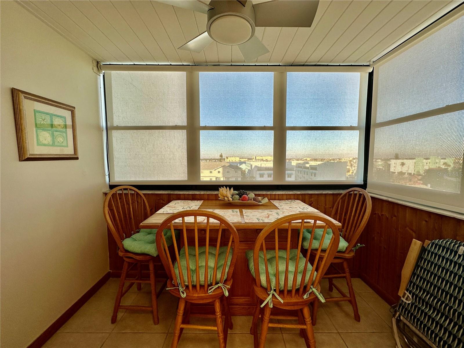 Image 56 of 91 For 15462 Gulf Boulevard 501