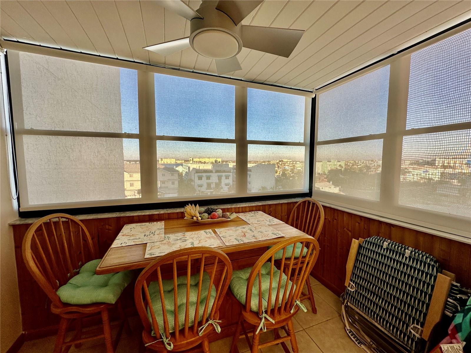 Image 57 of 91 For 15462 Gulf Boulevard 501