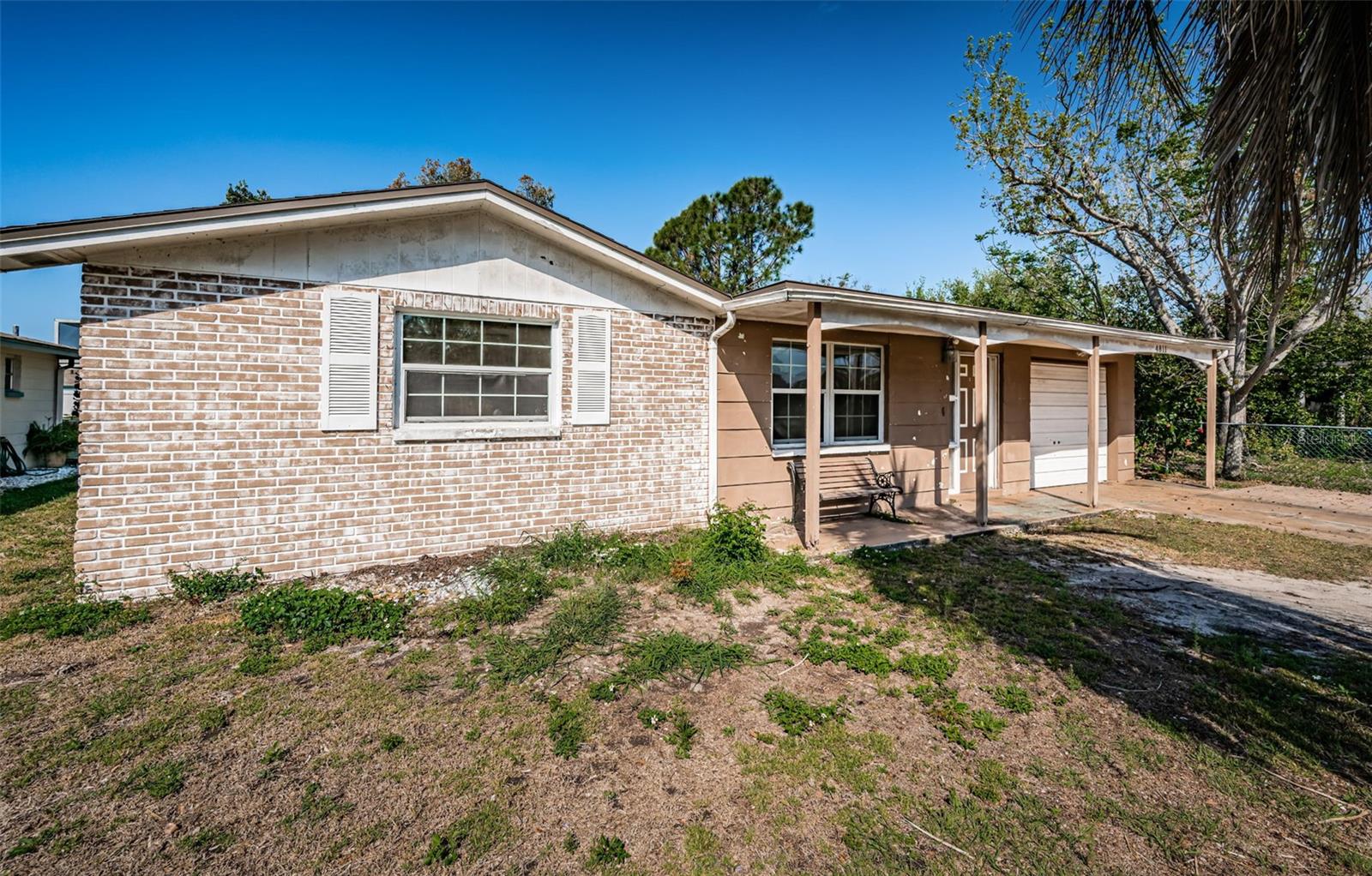 Listing photo id 29 for 4811 Daphne Street