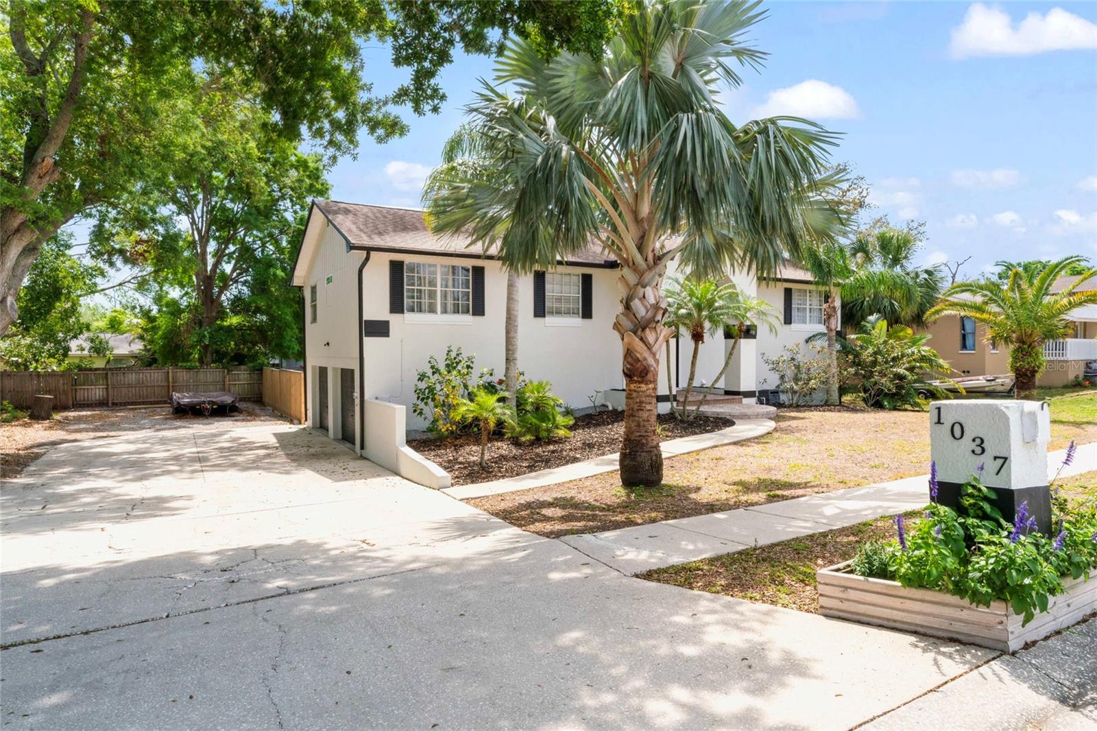 Image 12 of 51 For 1037 Jamaica Way