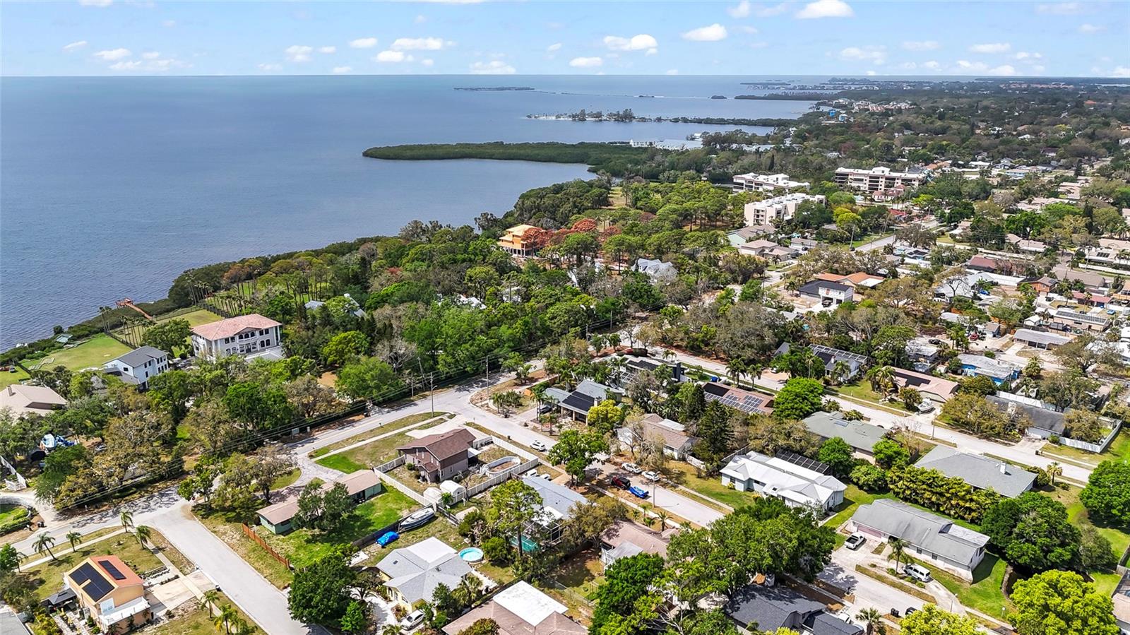 Image 4 of 51 For 1037 Jamaica Way