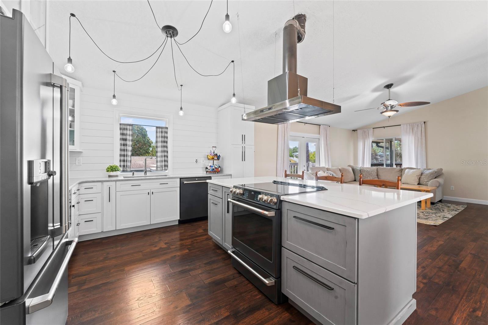 Image 41 of 51 For 1037 Jamaica Way