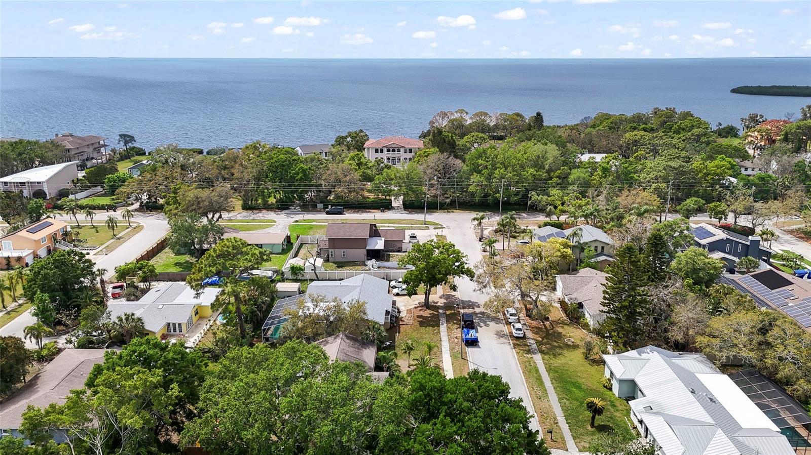 Image 8 of 51 For 1037 Jamaica Way