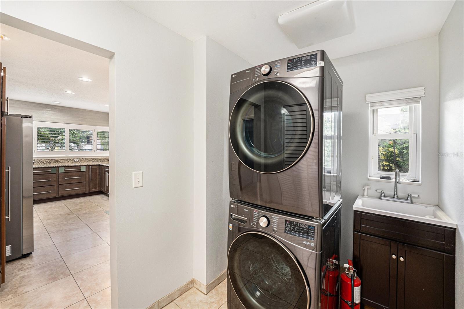 Image 11 of 26 For 6727 Burlington Avenue N