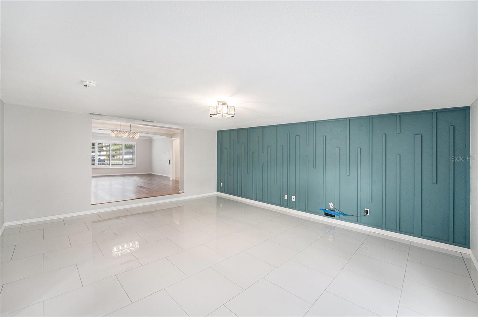 Image 13 of 26 For 6727 Burlington Avenue N