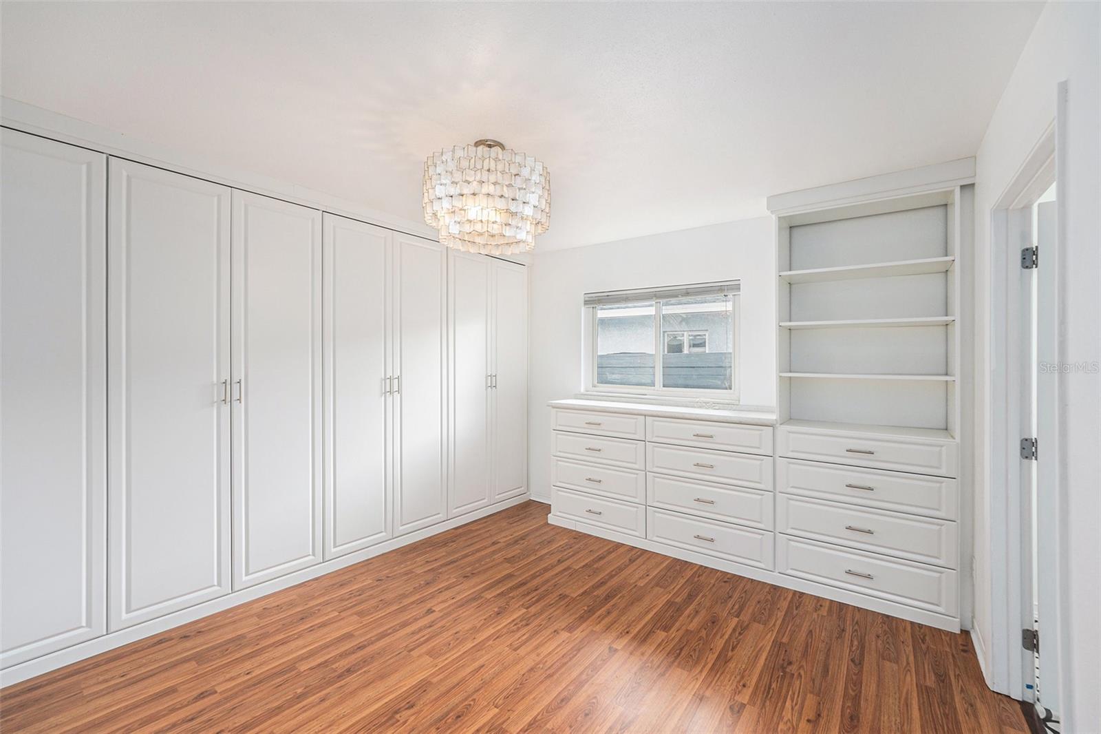 Image 14 of 26 For 6727 Burlington Avenue N