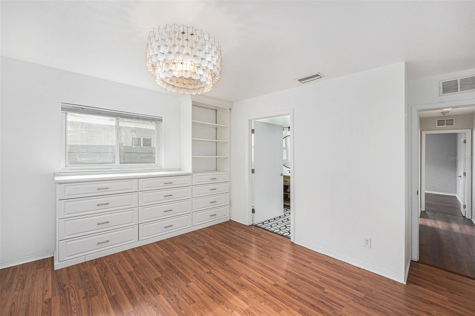 Image 15 of 26 For 6727 Burlington Avenue N