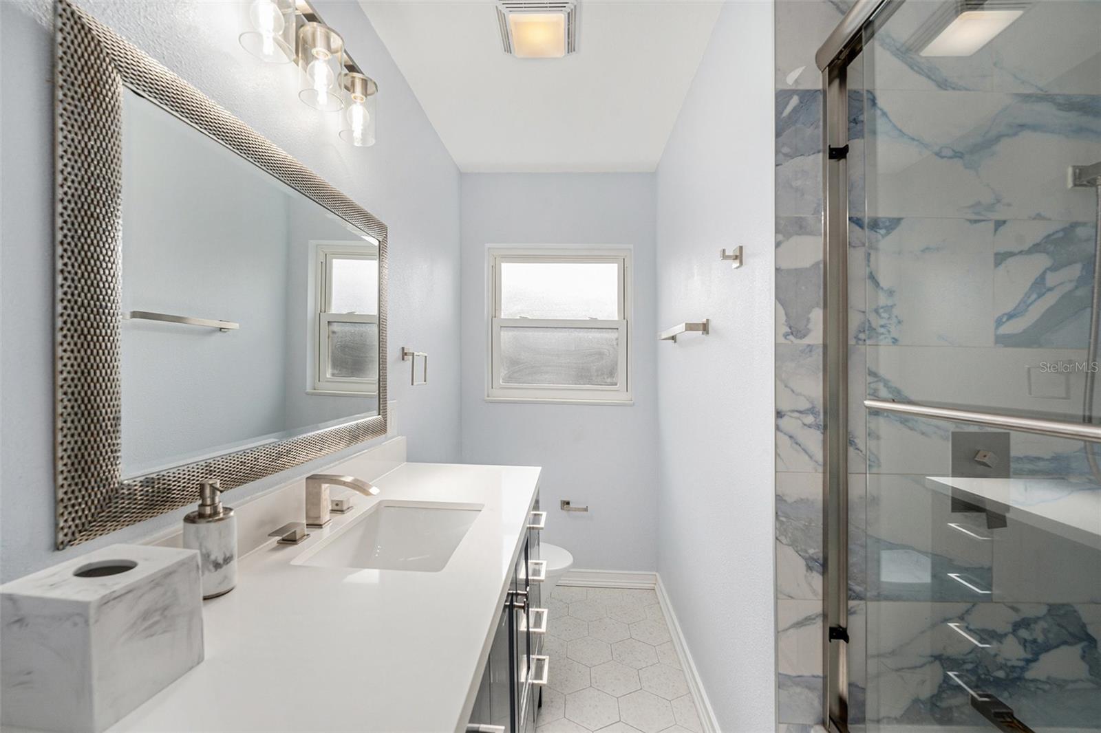 Image 22 of 26 For 6727 Burlington Avenue N