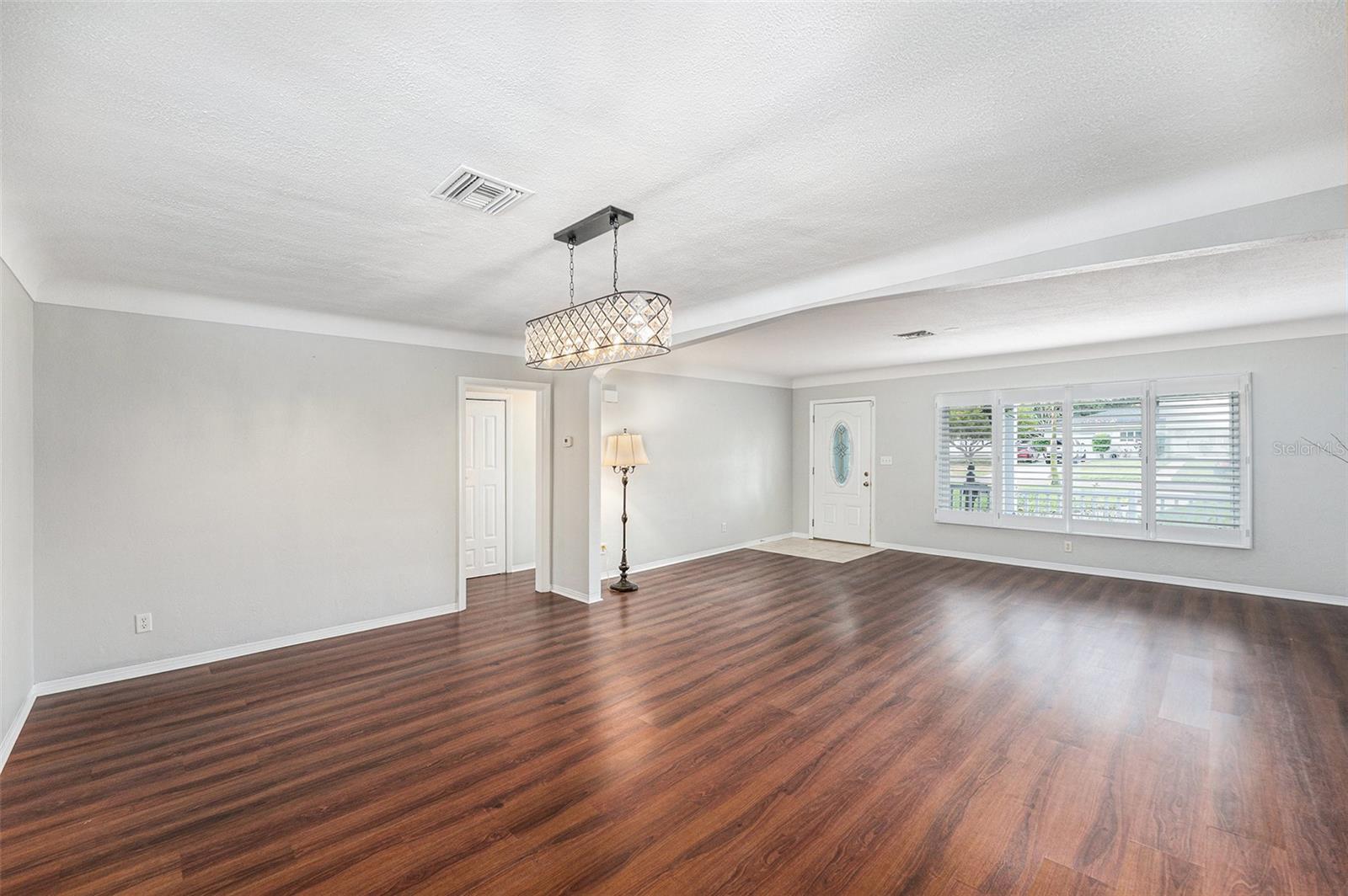 Image 7 of 26 For 6727 Burlington Avenue N