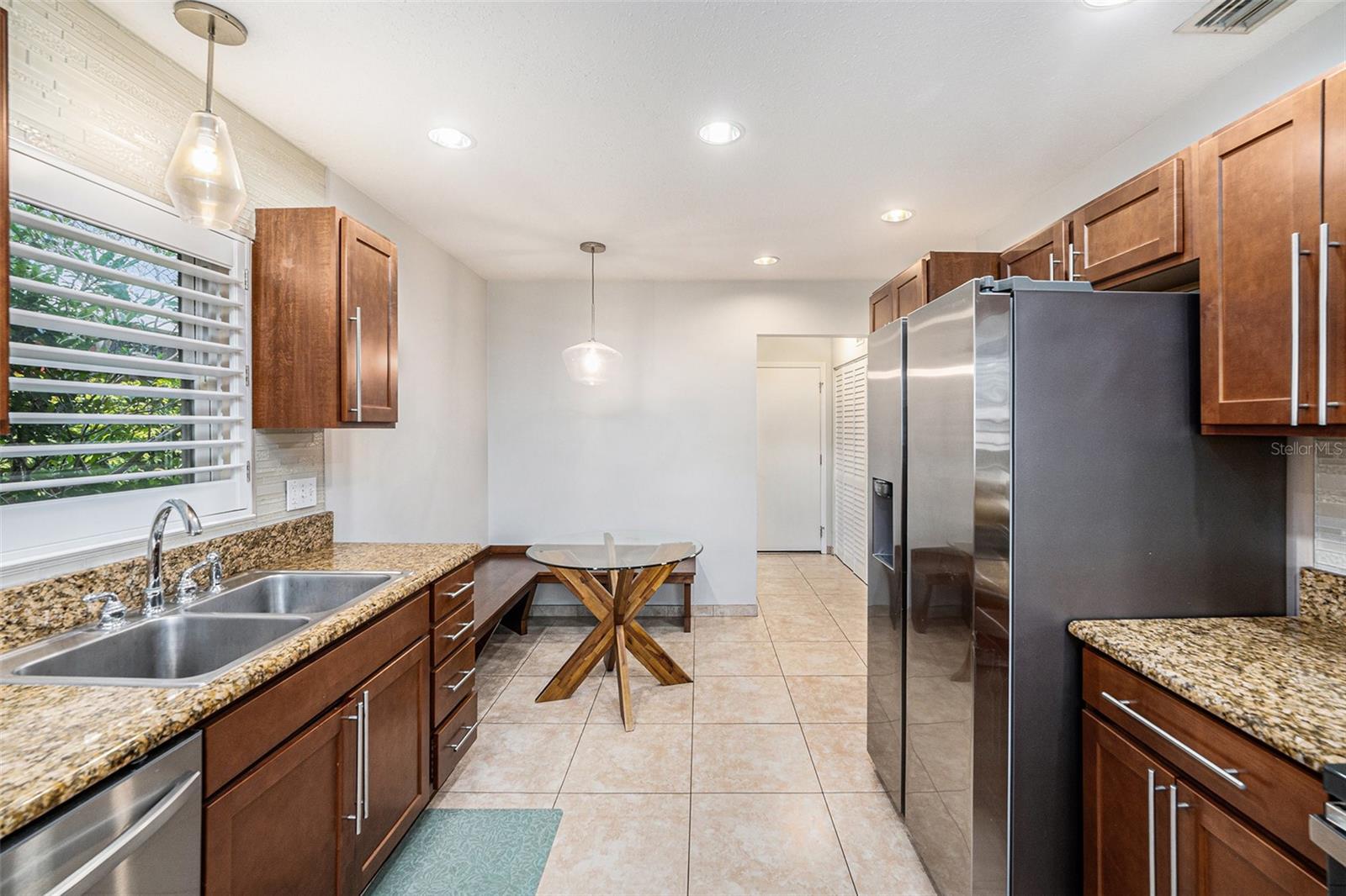 Image 9 of 26 For 6727 Burlington Avenue N