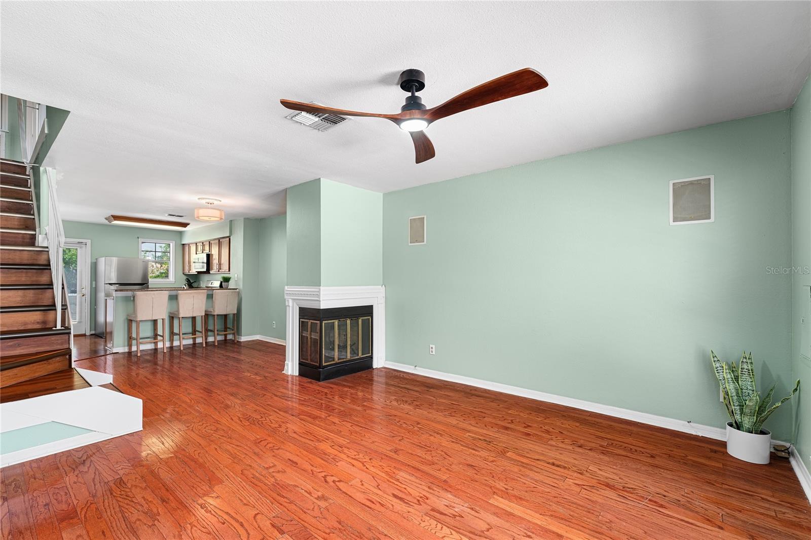 Image 3 of 38 For 5704 Bratton Drive 2