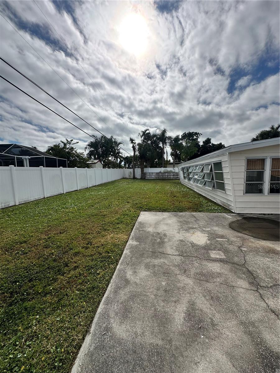 Image 25 of 44 For 5056 42nd Street S