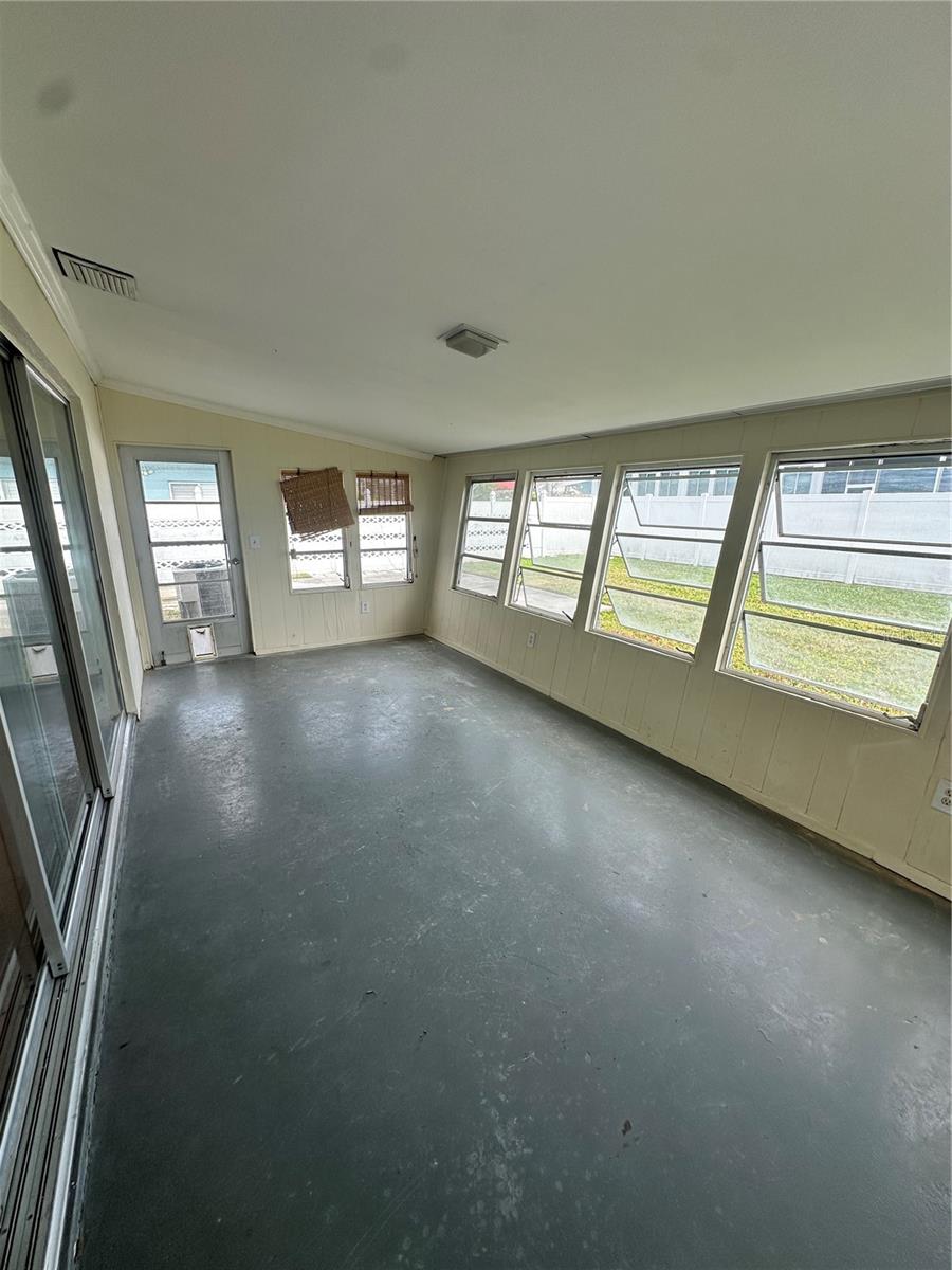 Image 29 of 44 For 5056 42nd Street S