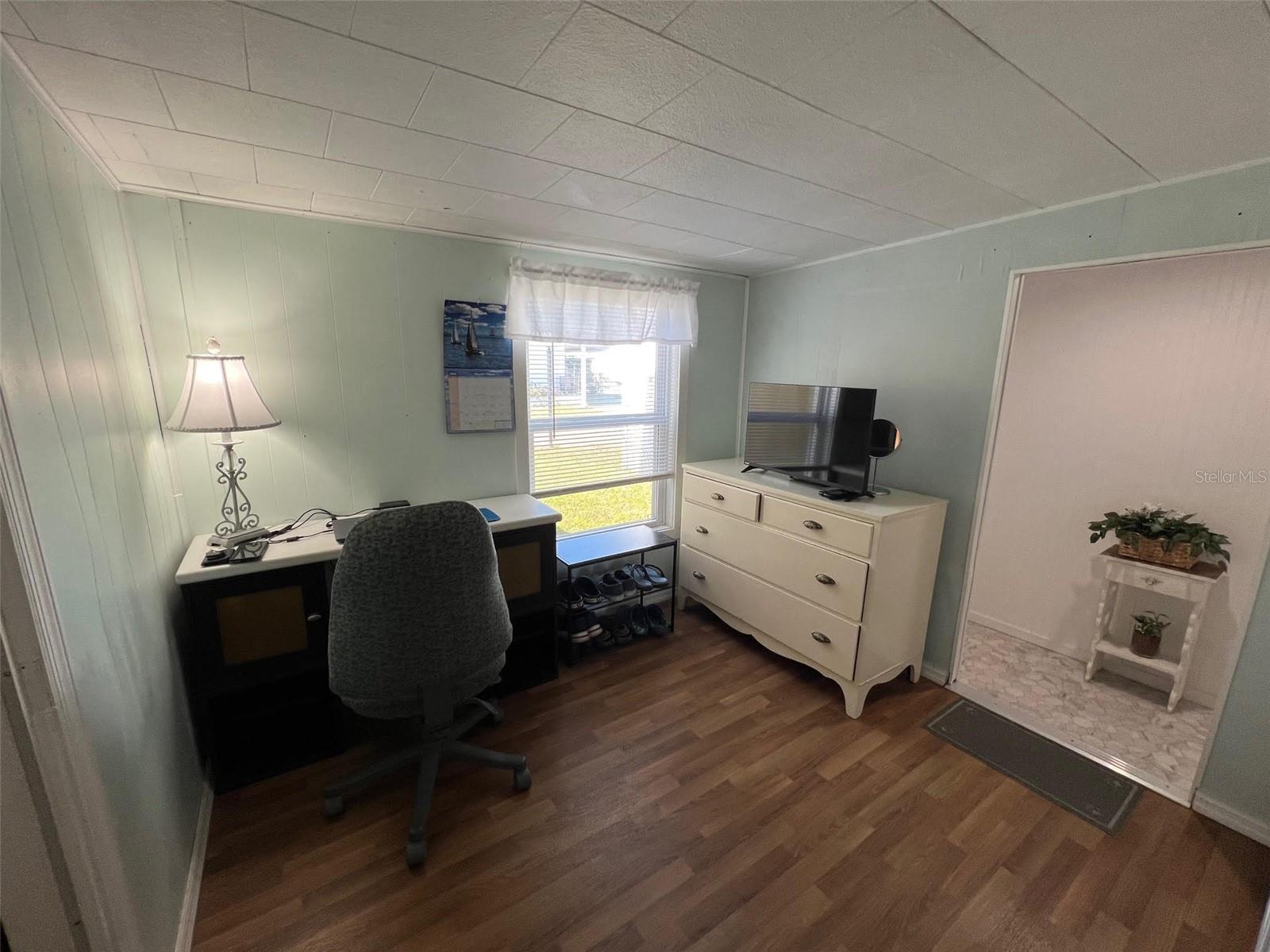 Listing photo id 14 for 12766 Seminole Boulevard 53