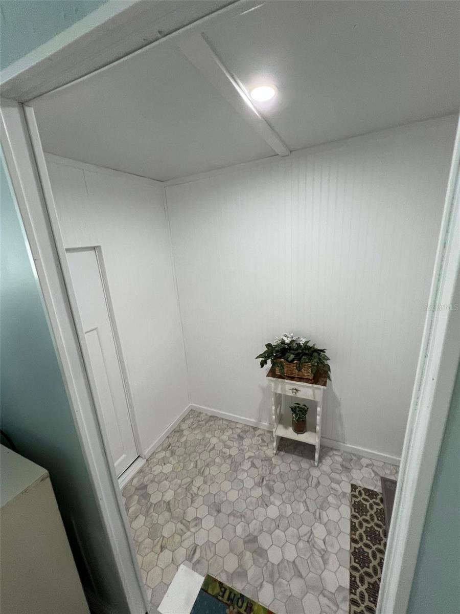 Listing photo id 15 for 12766 Seminole Boulevard 53