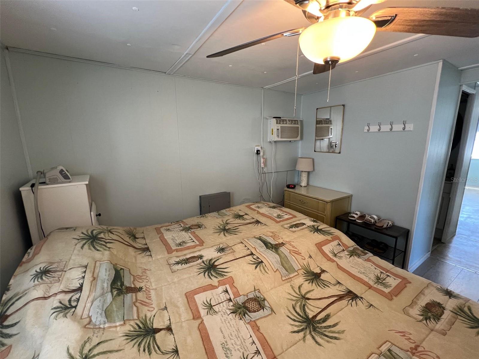 Listing photo id 18 for 12766 Seminole Boulevard 53