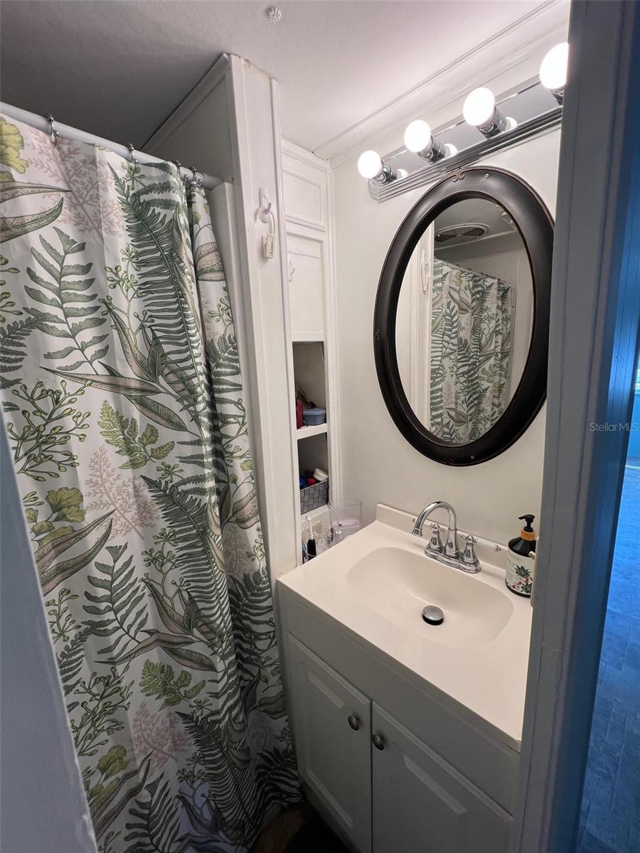 Listing photo id 20 for 12766 Seminole Boulevard 53