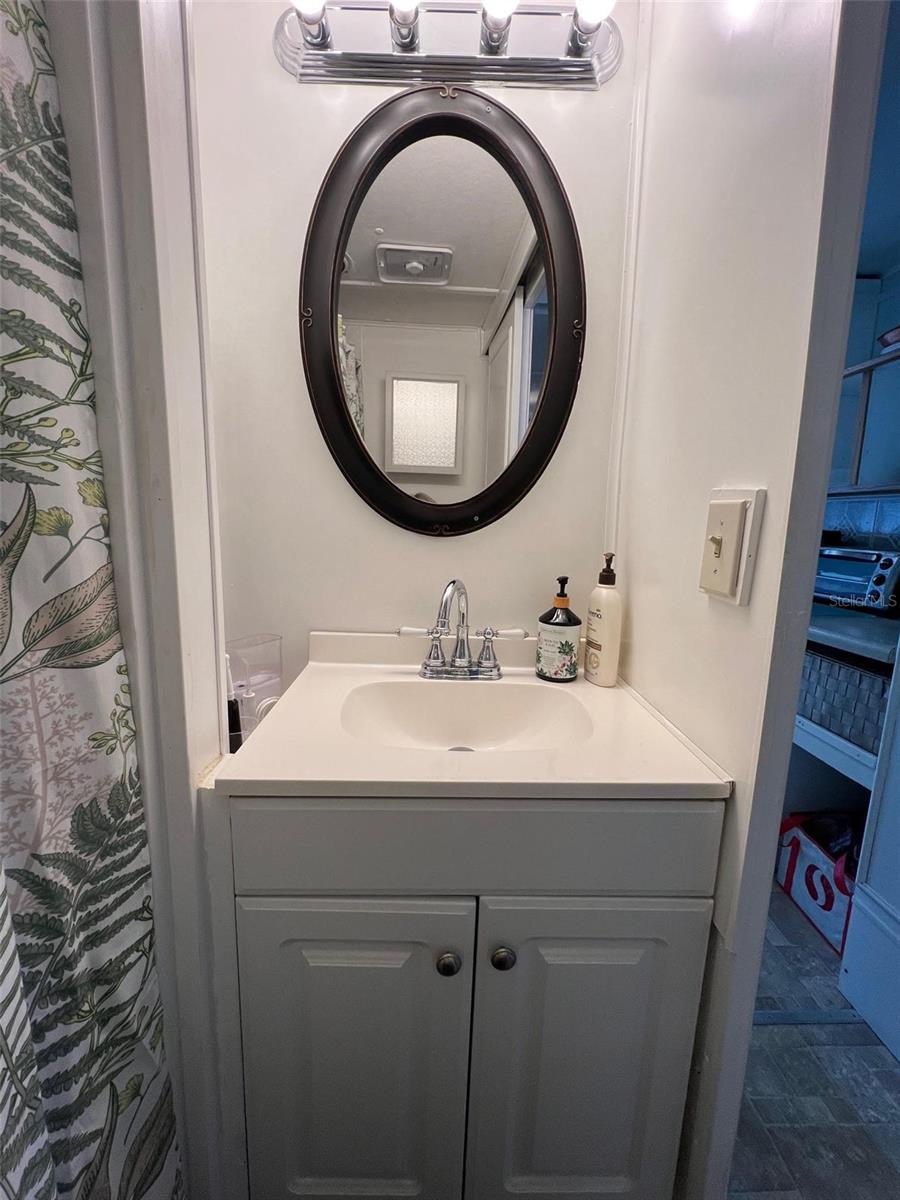 Listing photo id 21 for 12766 Seminole Boulevard 53