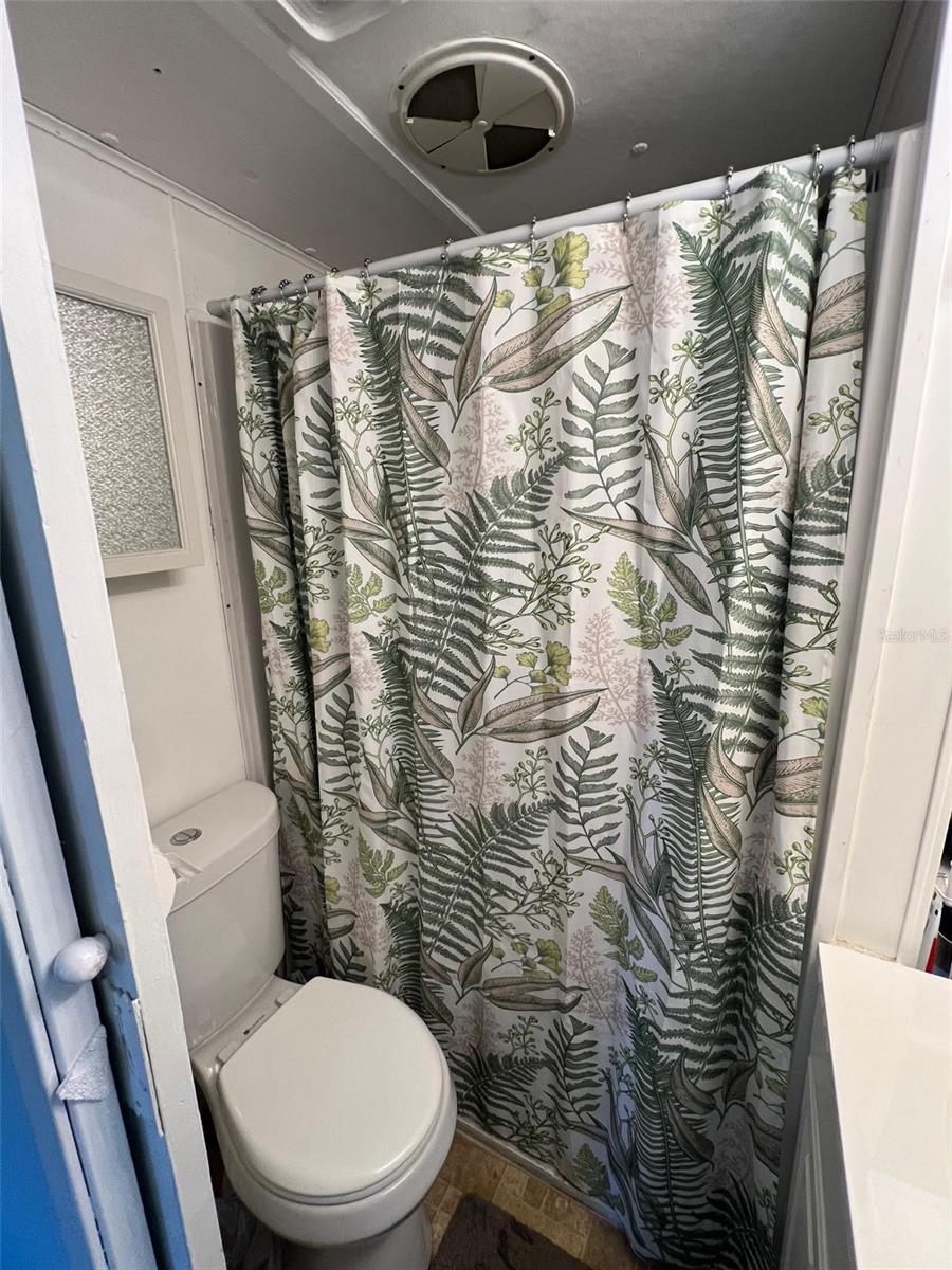 Listing photo id 22 for 12766 Seminole Boulevard 53