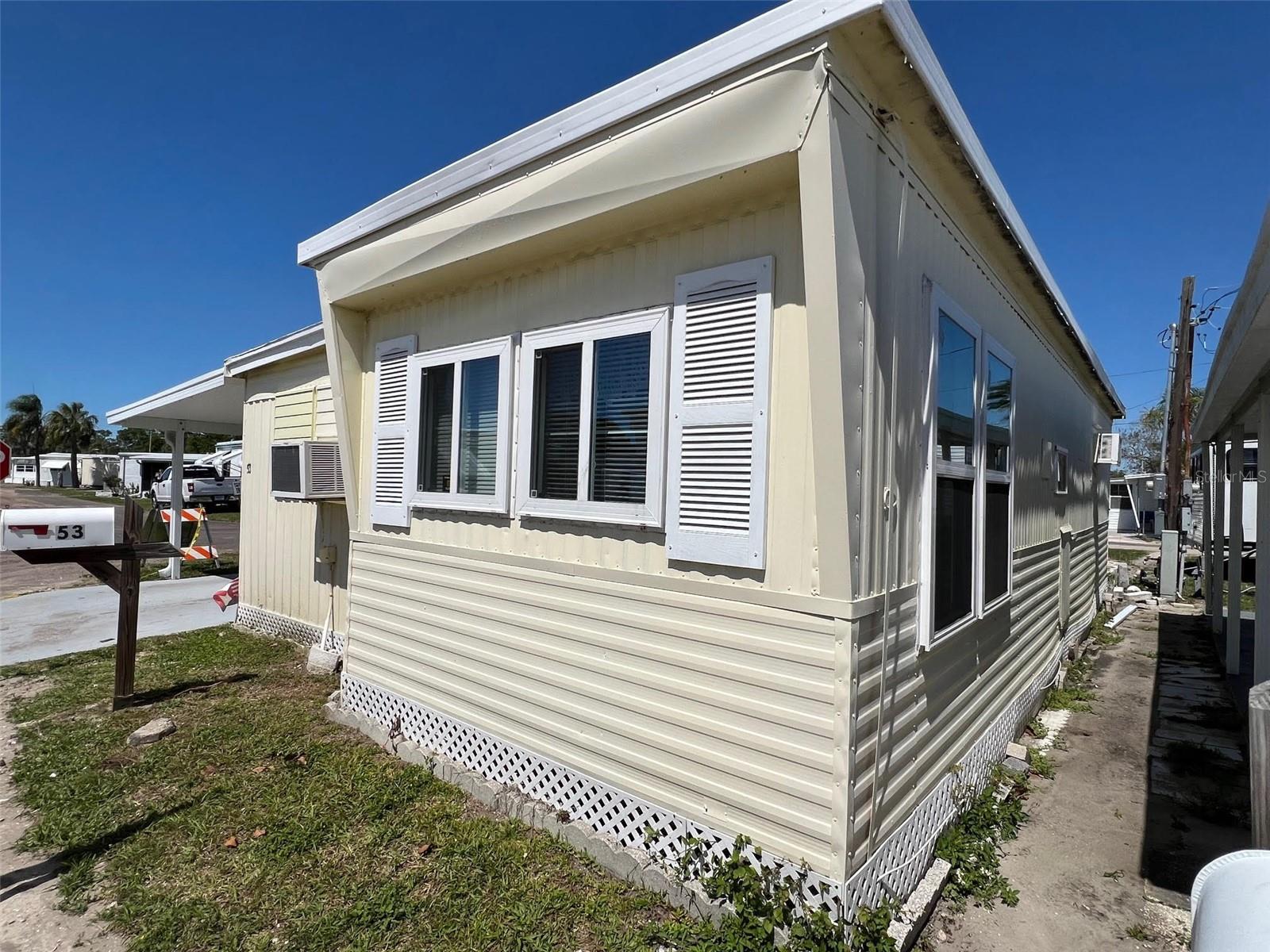 Listing photo id 1 for 12766 Seminole Boulevard 53