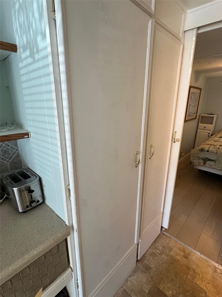 Listing photo id 6 for 12766 Seminole Boulevard 53