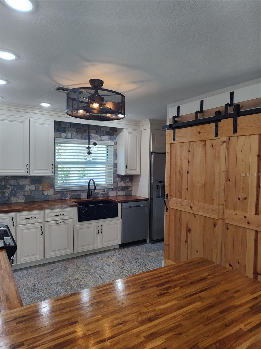 Image 12 of 63 For 2700 Bayshore Blvd #561