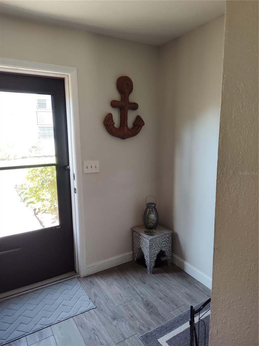 Image 5 of 63 For 2700 Bayshore Blvd #561