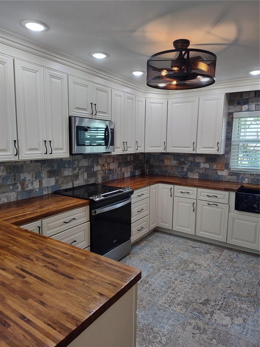 Image 7 of 63 For 2700 Bayshore Blvd #561