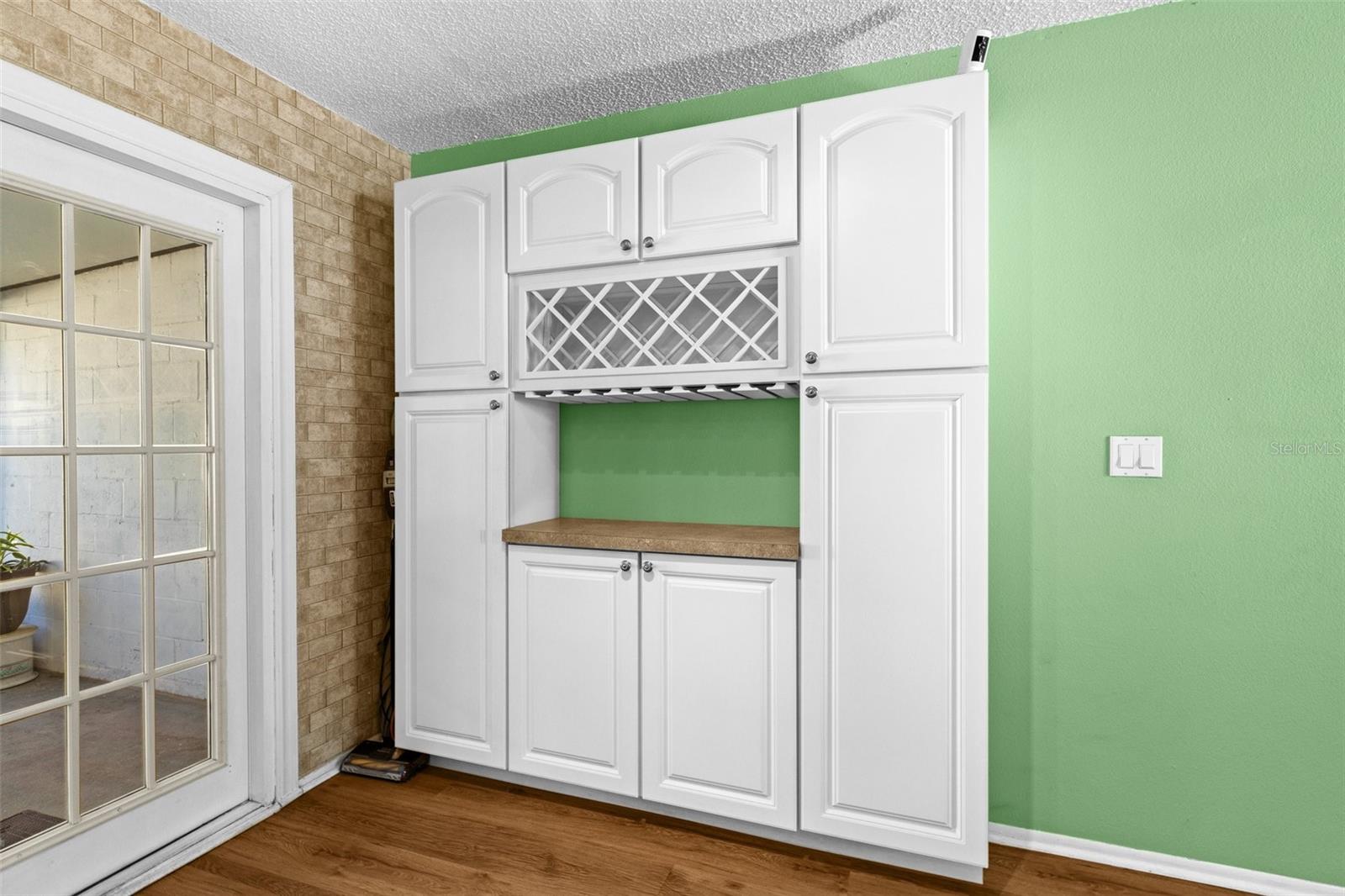 Listing photo id 24 for 11918 Dietz Drive 28