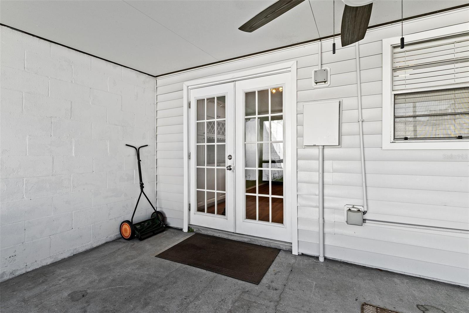 Listing photo id 31 for 11918 Dietz Drive 28