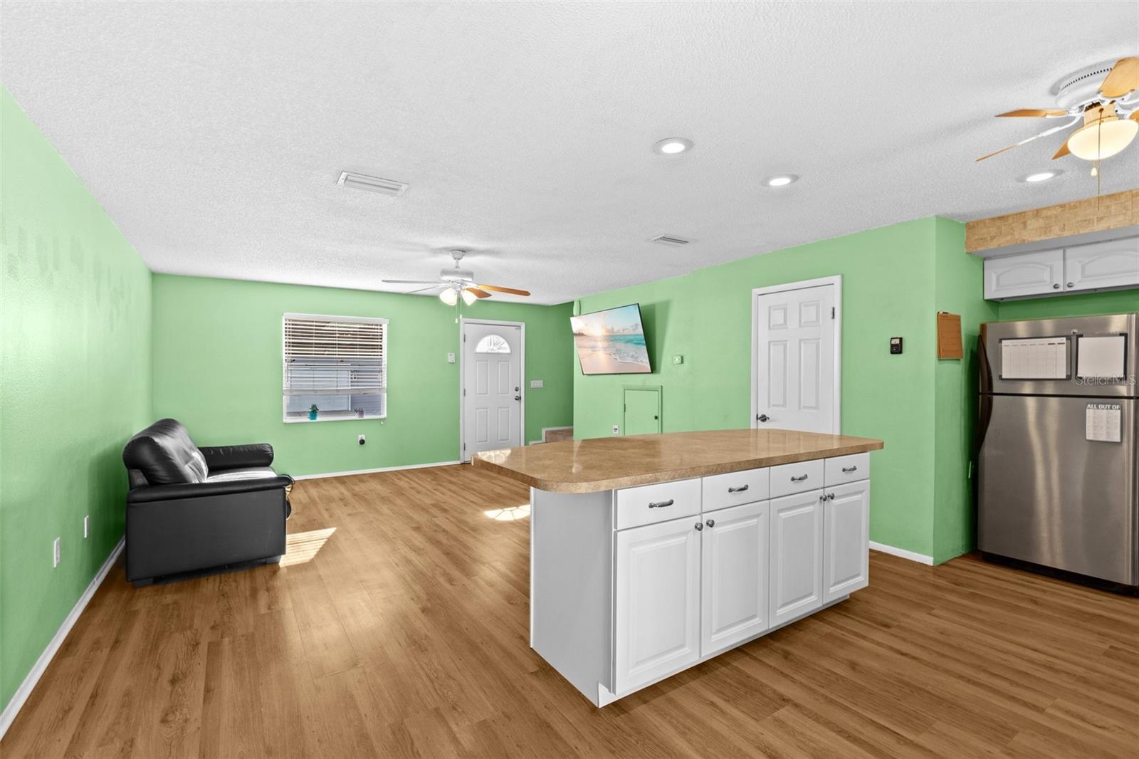 Listing photo id 3 for 11918 Dietz Drive 28
