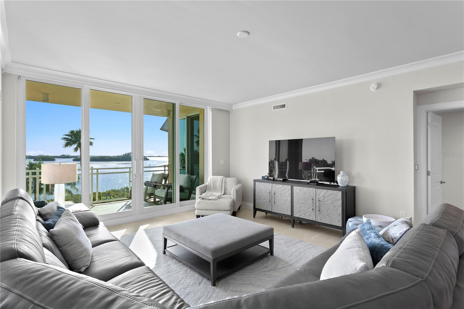 Image 11 of 64 For 755 Collany Road 401