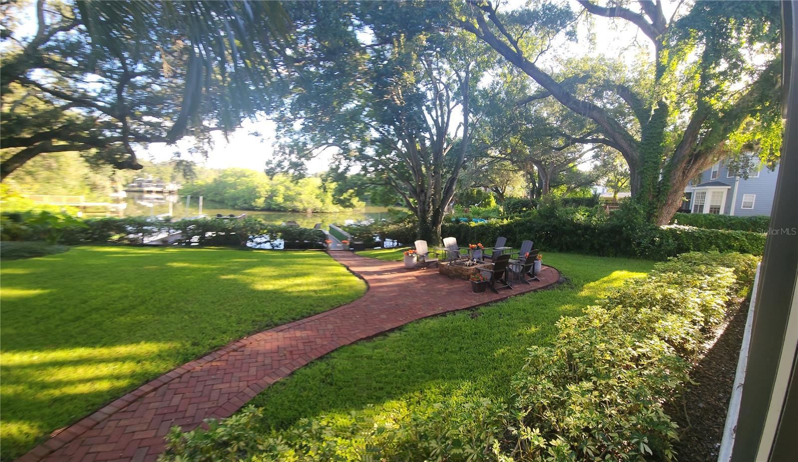 Listing photo id 91 for 4605 Vasconia Street