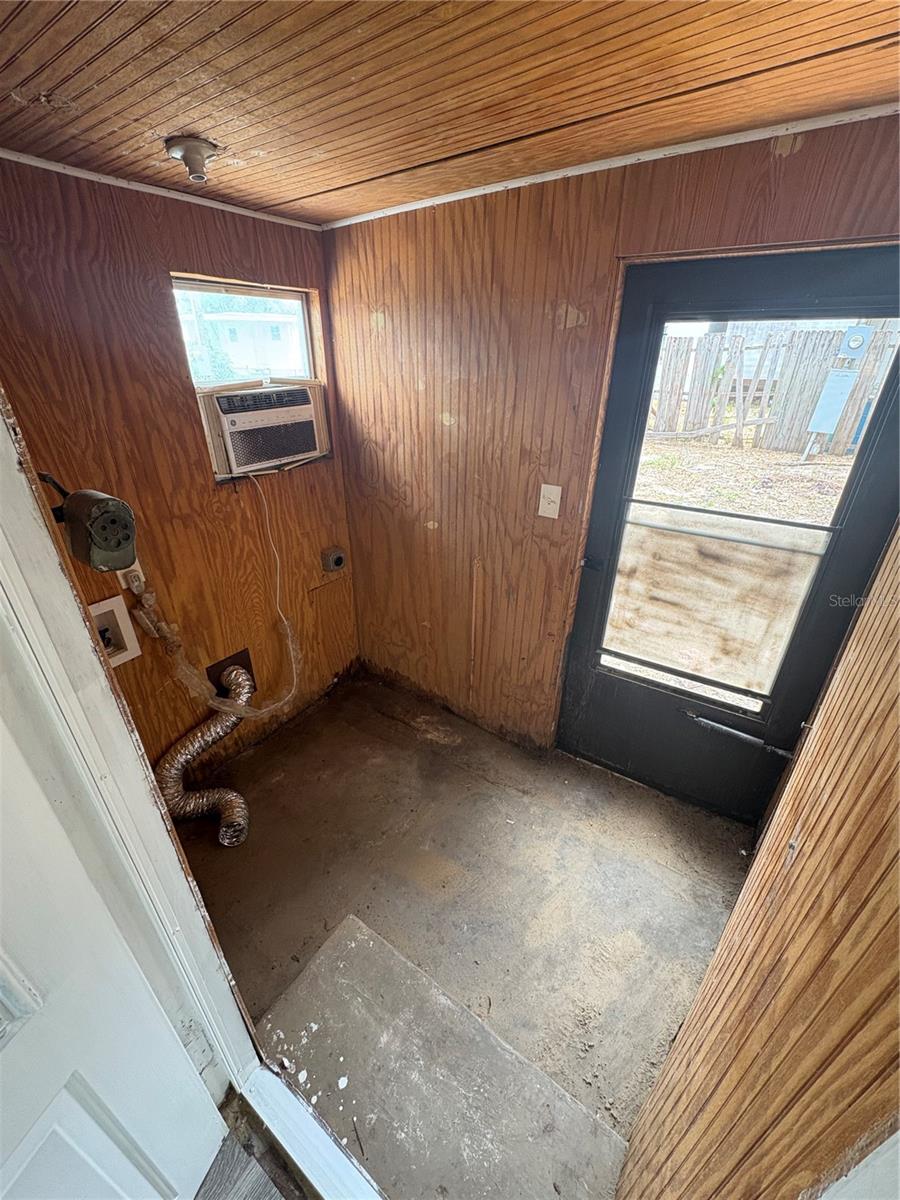 Image 8 of 8 For 2110 Orange Drive