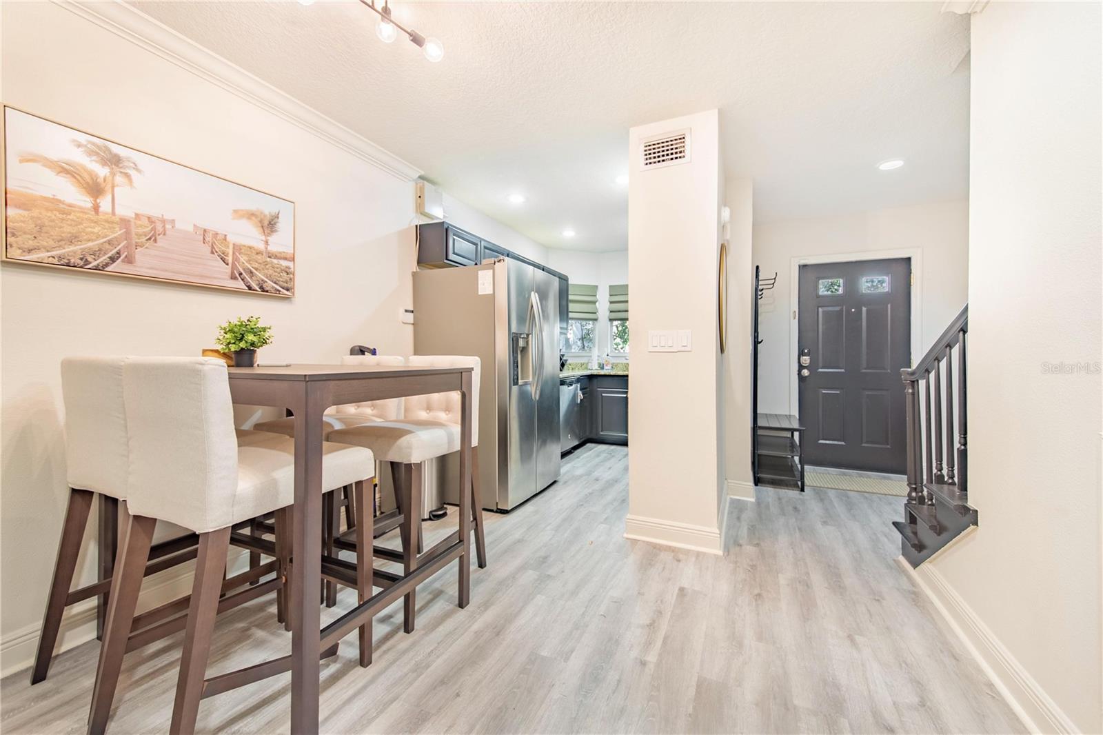 Image 11 of 32 For 506 Willow Avenue 7