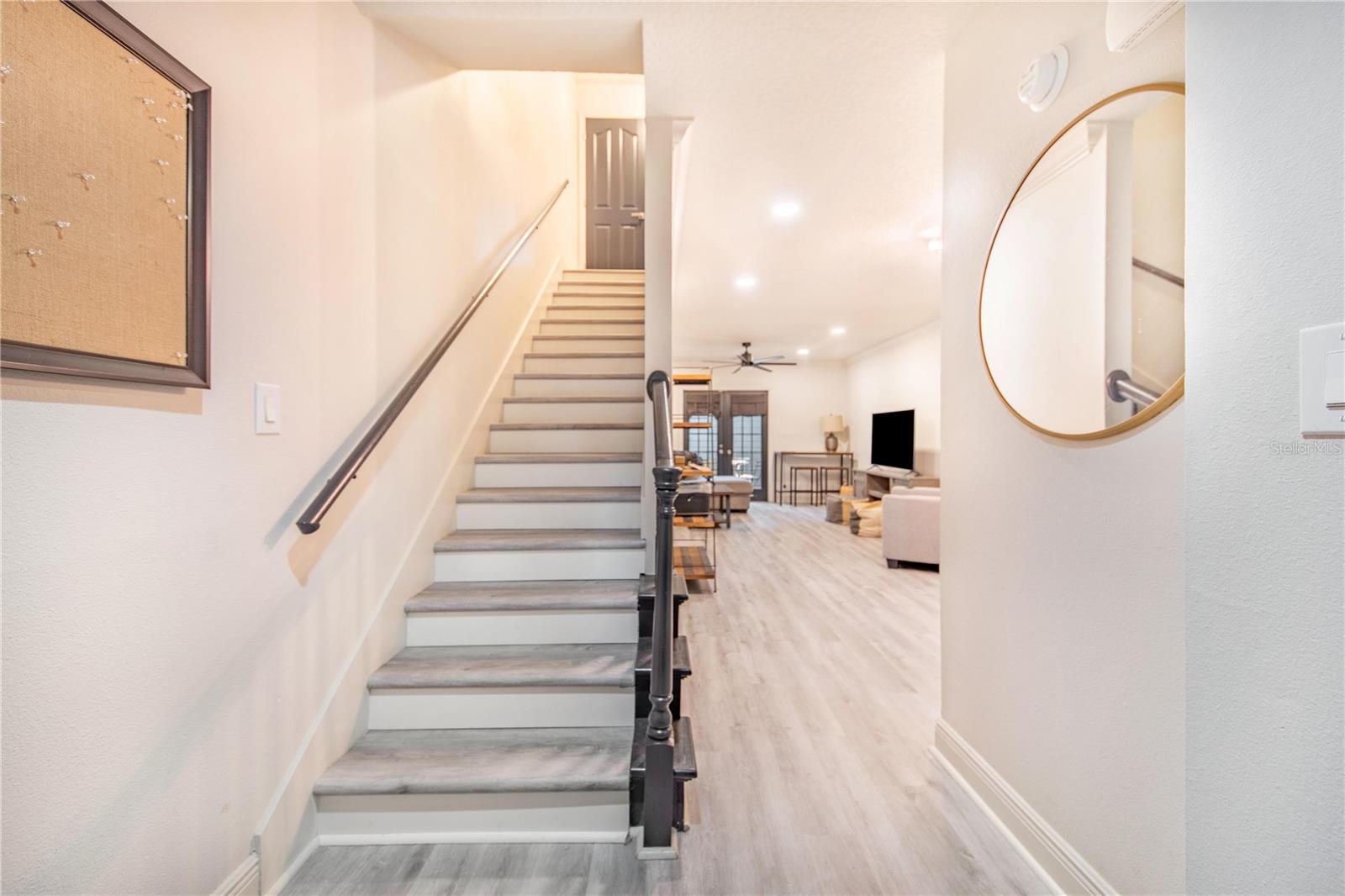 Image 3 of 32 For 506 Willow Avenue 7