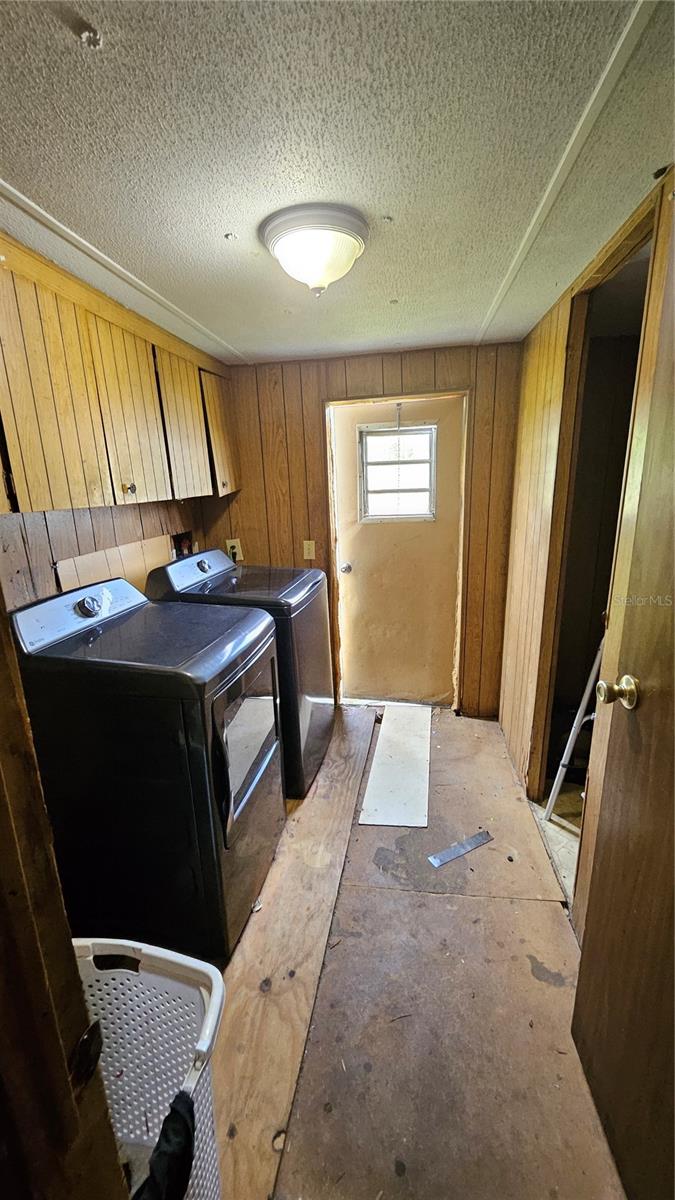 Listing photo id 16 for 7537 Rooks Drive