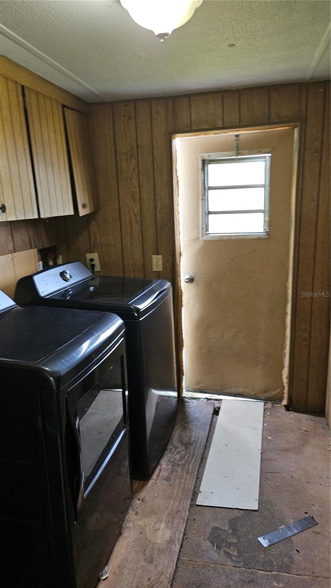 Listing photo id 18 for 7537 Rooks Drive