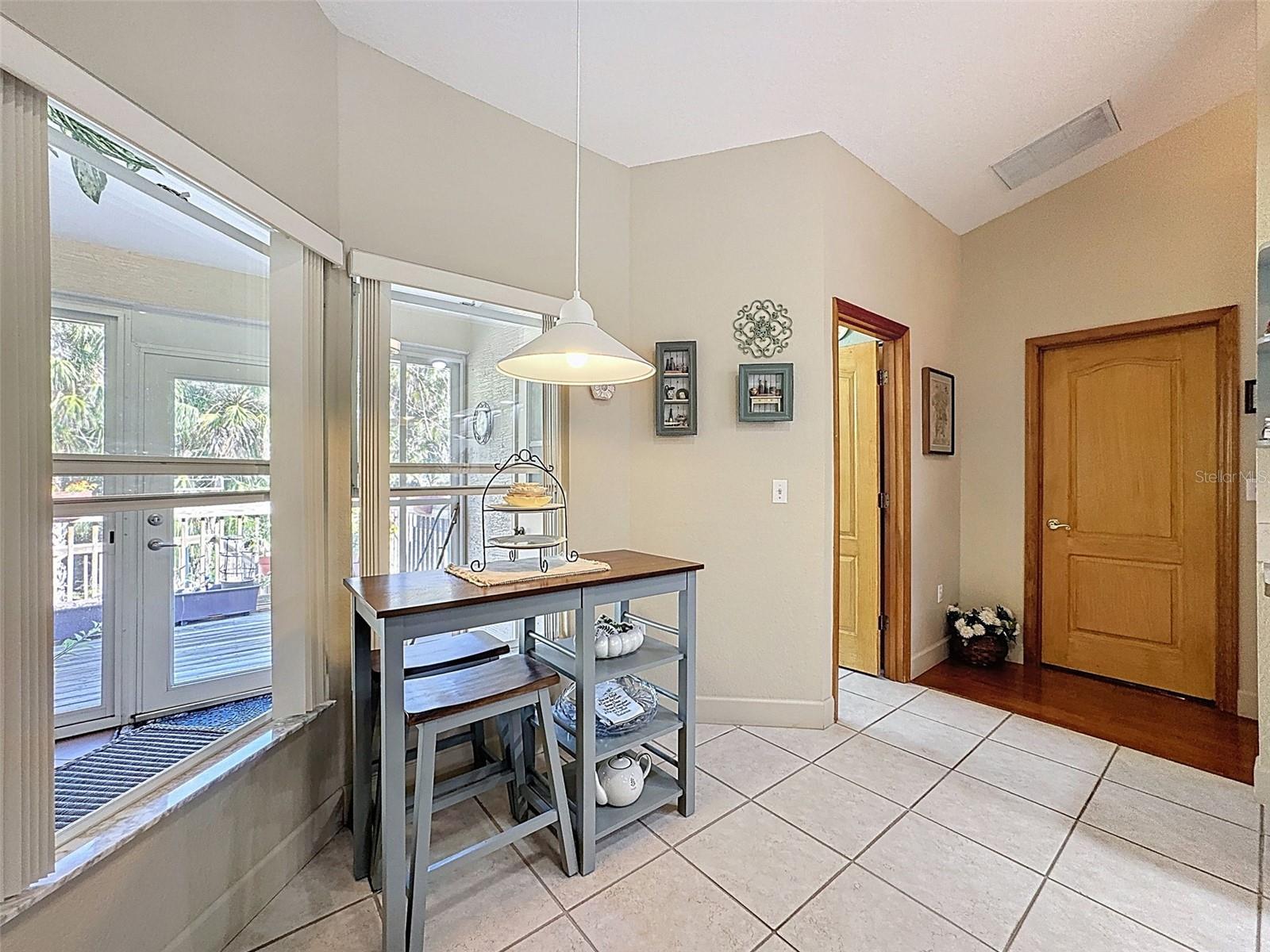 Image 23 of 62 For 8437 Indies Drive