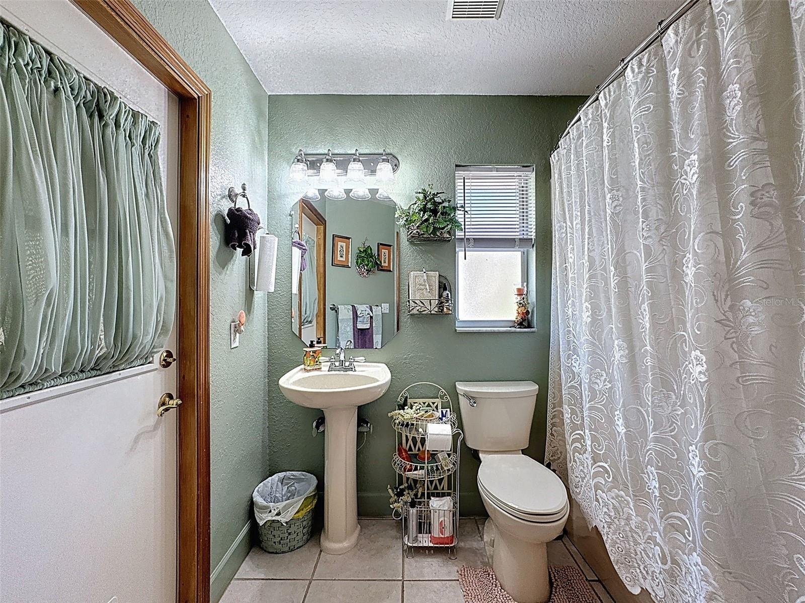 Image 24 of 62 For 8437 Indies Drive