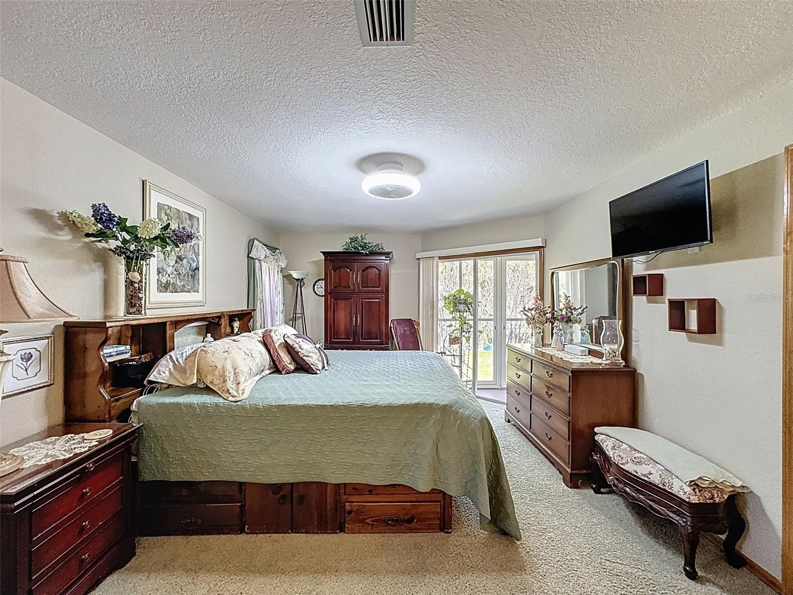 Image 25 of 62 For 8437 Indies Drive