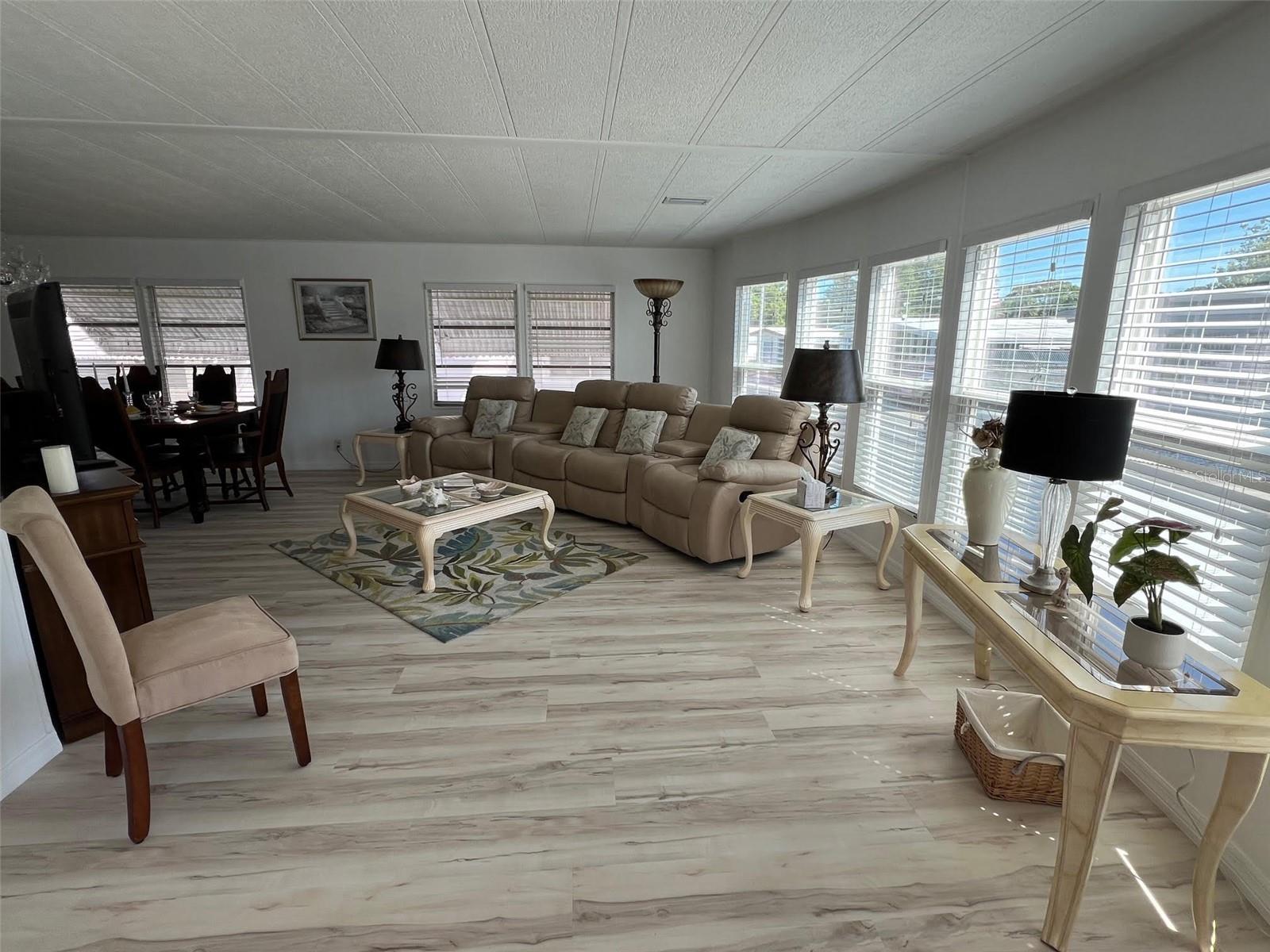 Listing photo id 9 for 778 Royal Palm Circle